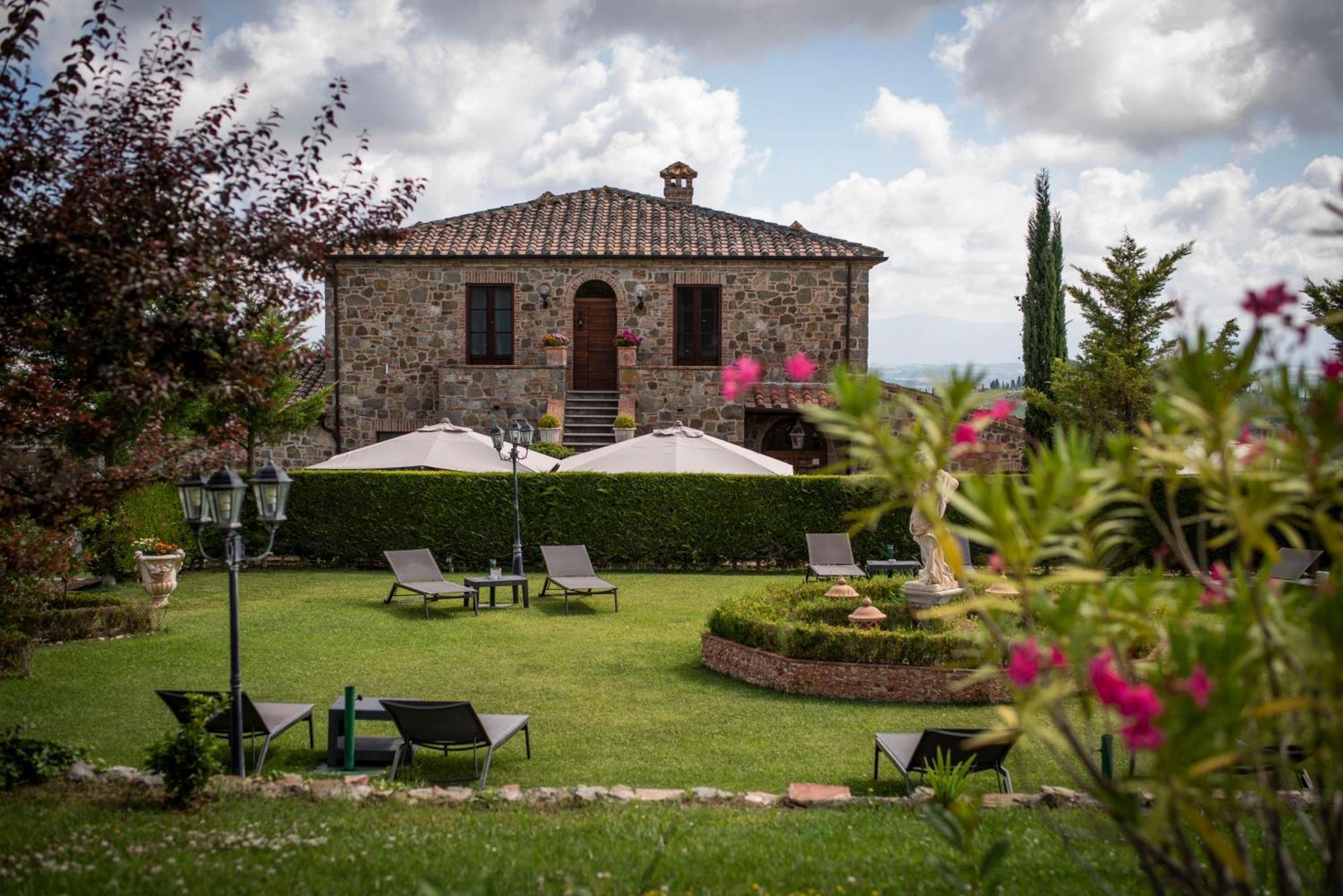 Poggio Paradiso Resort & Spa Montefollonico Exterior foto